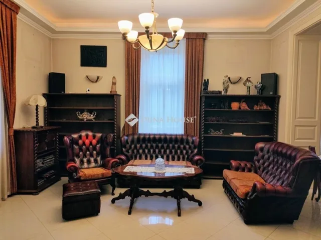 Eladó ház Kecskemét, Villanegyed 220 nm