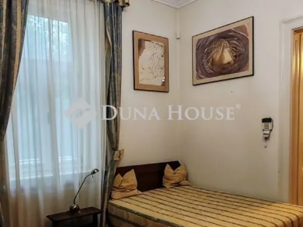 Eladó ház Kecskemét, Villanegyed 220 nm