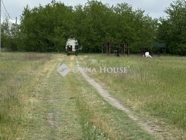 Eladó mezőgazdasági ingatlan Lajosmizse 70 nm