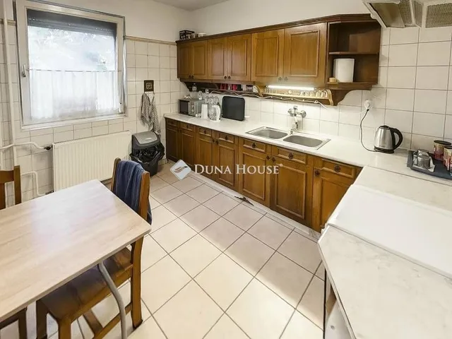 Eladó lakás Kecskemét, Hollandfalu 129 nm