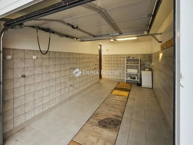 Eladó lakás Kecskemét, Hollandfalu 129 nm