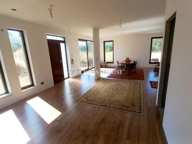 Eladó ház Ballószög 190 nm