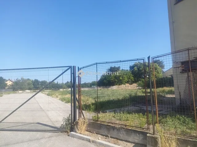 Eladó kereskedelmi és ipari ingatlan Kecskemét 6325 nm