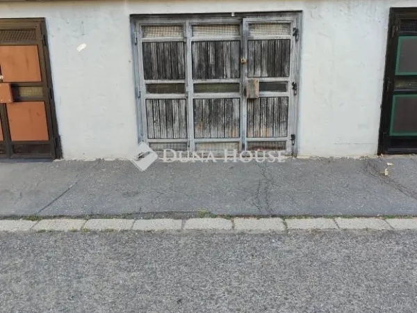 Eladó garázs Kecskemét 13 nm