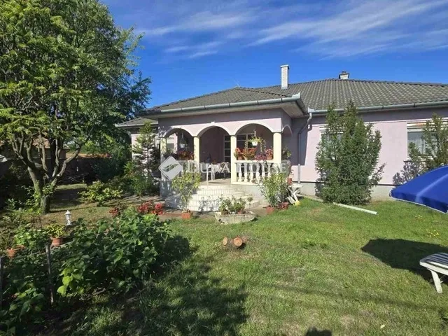 Eladó ház Táborfalva 145 nm