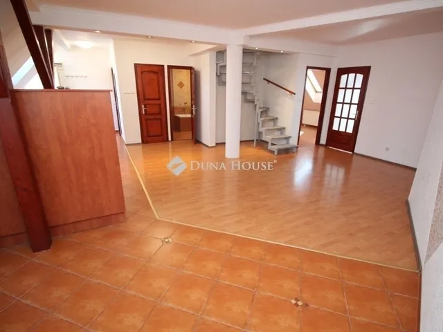 Eladó lakás Kecskemét, Belváros 98 nm