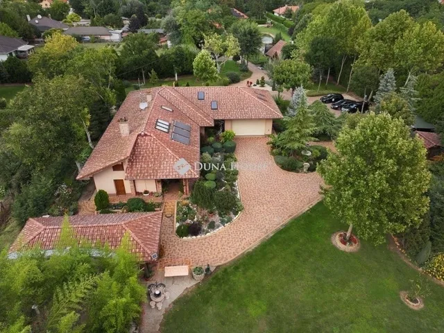 Eladó ház Kecskemét 300 nm