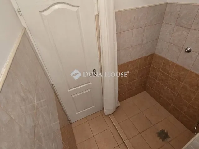 Eladó kereskedelmi és ipari ingatlan Lajosmizse 38 nm