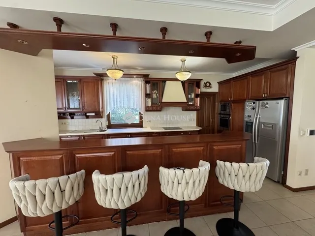 Eladó ház Kecskemét, Petőfiváros 372 nm