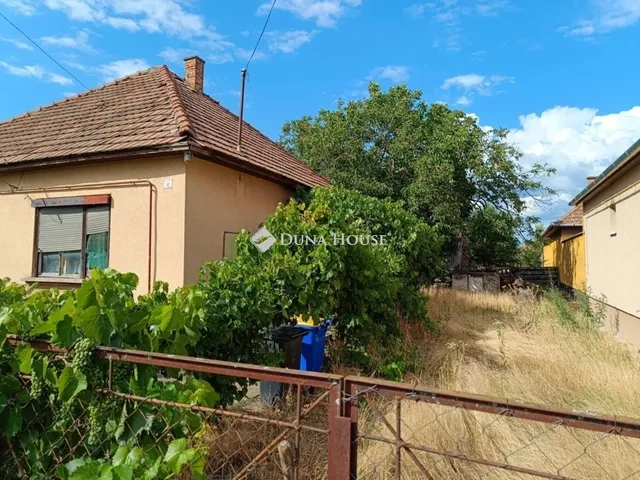 Eladó ház Városföld 70 nm