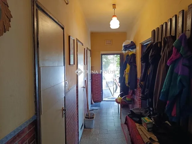 Eladó ház Városföld 70 nm