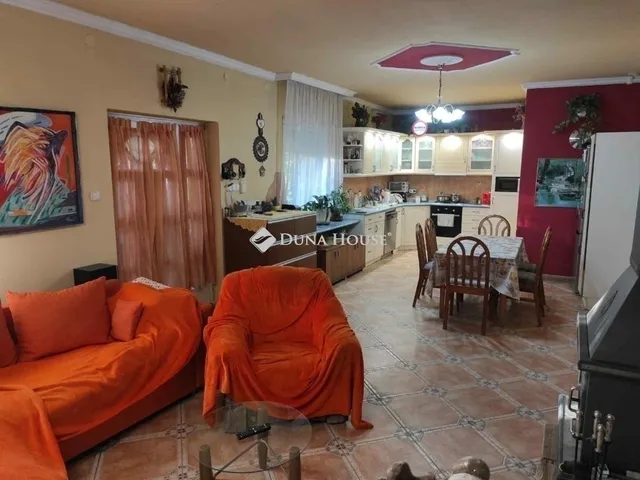 Eladó ház Kecskemét, Szeleifalu 210 nm