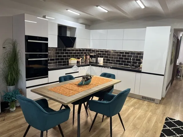 Eladó lakás Kecskemét, Belváros 90 nm