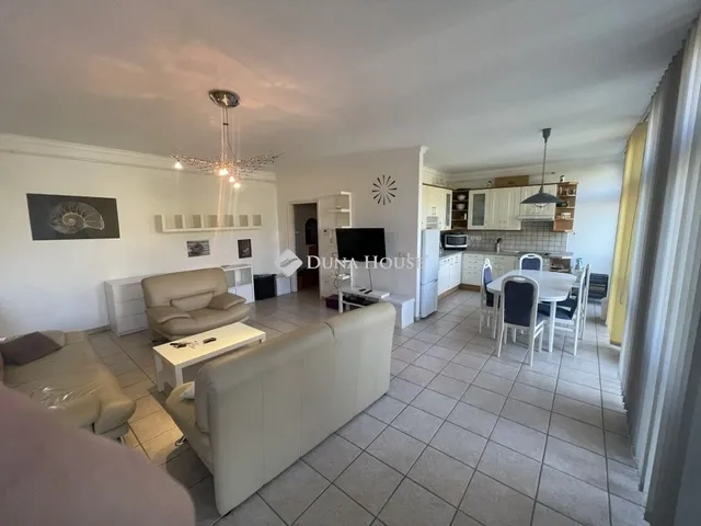 Kiadó lakás Kecskemét, Belváros 95 nm