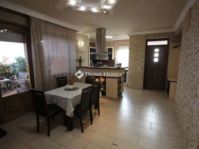 Eladó ház Kecskemét, Katonatelep 103 nm