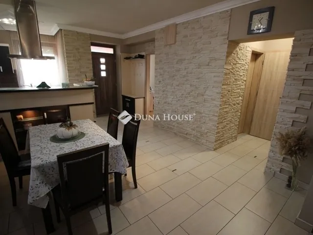 Eladó ház Kecskemét, Katonatelep 103 nm