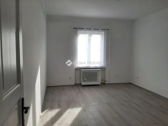 Kiadó lakás Kecskemét, Belváros 54 nm