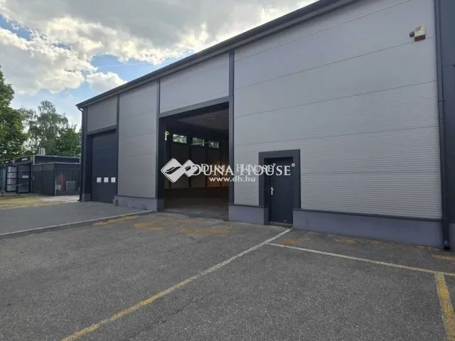 Kiadó kereskedelmi és ipari ingatlan Kecskemét, Belváros 359 nm