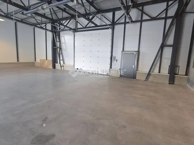 Kiadó kereskedelmi és ipari ingatlan Kecskemét, Belváros 359 nm