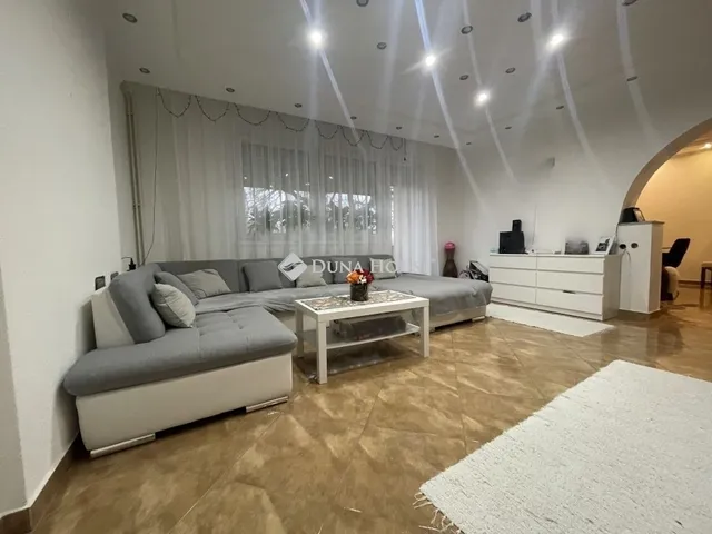 Eladó ház Kecskemét, Petőfiváros 180 nm