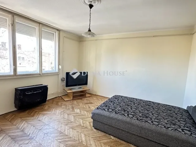 Eladó lakás Kecskemét, Műkertváros 36 nm