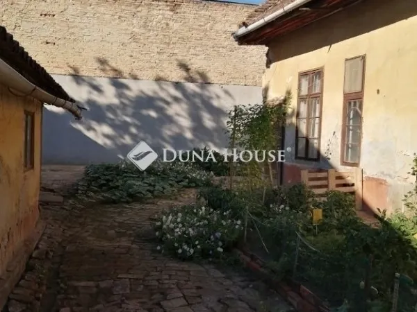 Eladó ház Kecskemét, Belváros 196 nm