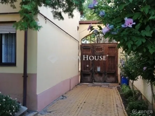 Eladó ház Kecskemét, Belváros 196 nm