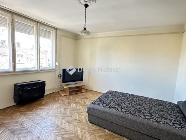 Eladó lakás Kecskemét, Műkertváros 36 nm