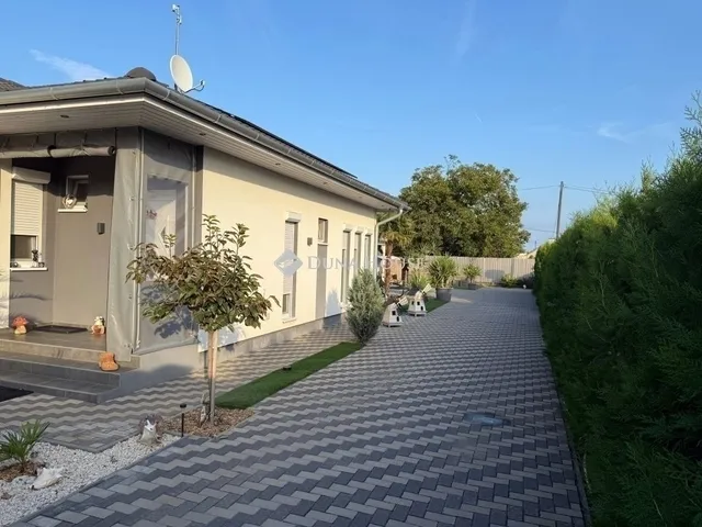 Eladó ház Kecskemét, Hunyadiváros 95 nm