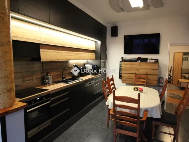 Eladó ház Kecskemét, Hunyadiváros 95 nm