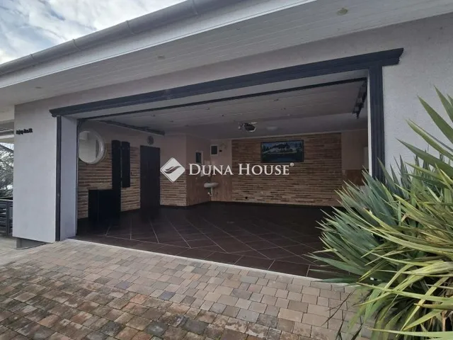 Eladó ház Császártöltés 189 nm