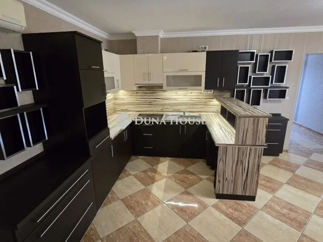 Eladó ház Császártöltés 189 nm