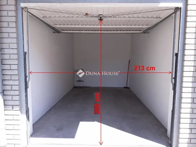 Eladó garázs Kecskemét 12 nm