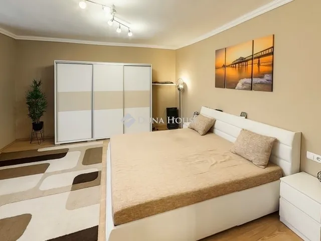 Eladó ház Kecskemét, Műkertváros 156 nm