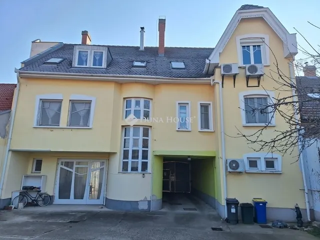 Eladó lakás Kecskemét 118 nm