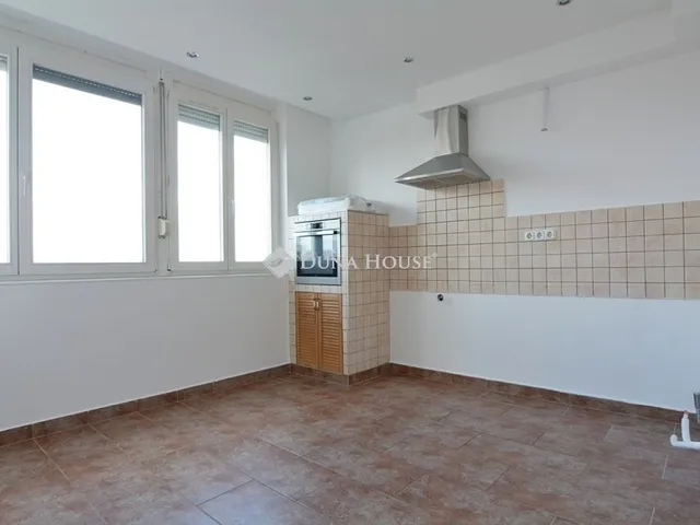 Eladó lakás Kecskemét, Műkertváros 60 nm