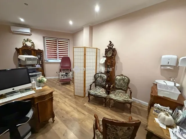 Eladó kereskedelmi és ipari ingatlan Kecskemét 66 nm