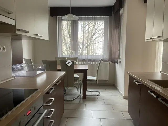 Eladó lakás Kecskemét, Hollandfalu 77 nm