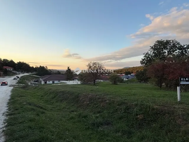 Eladó telek Pilisjászfalu 1116 nm