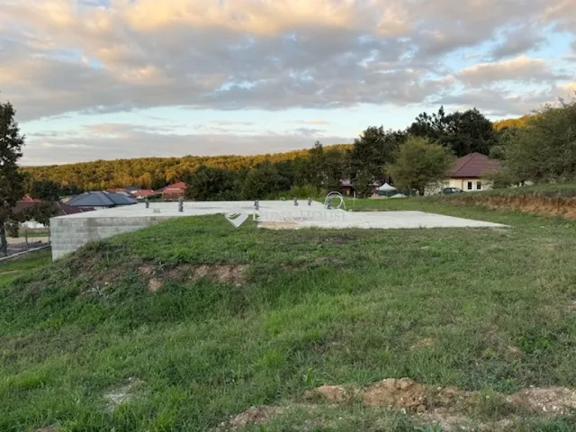 Eladó telek Pilisjászfalu 1116 nm