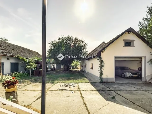 Eladó mezőgazdasági ingatlan Kecskemét, Alsószéktó 300 nm