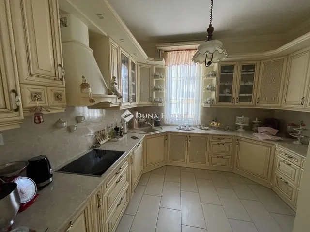 Eladó lakás Kecskemét 140 nm