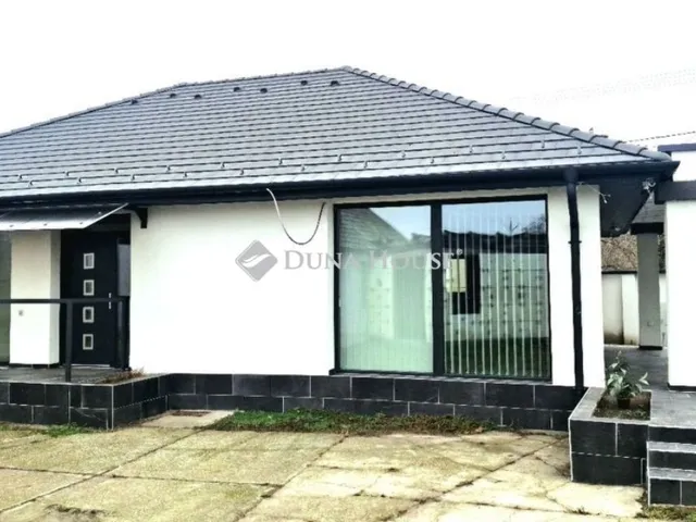 Eladó ház Izsák 104 nm