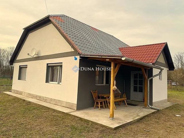 Eladó ház Ladánybene 80 nm