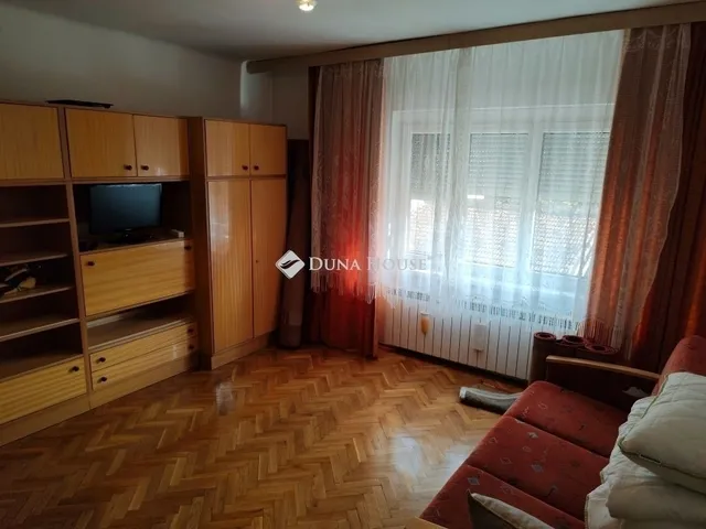 Eladó lakás Kecskemét, Hunyadiváros 77 nm