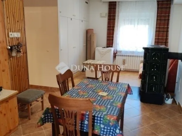 Eladó lakás Kecskemét, Hunyadiváros 77 nm