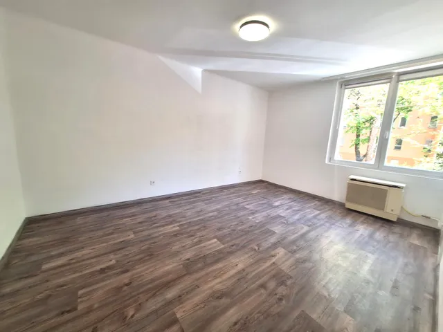 Eladó lakás Kecskemét, Széchenyiváros 28 nm