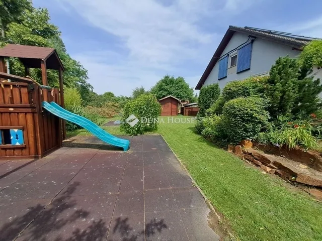 Eladó ház Kecskemét, Úrihegy 180 nm