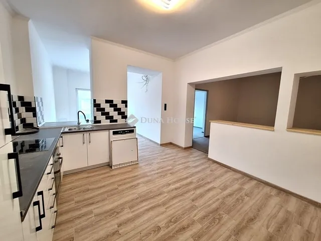 Eladó lakás Kecskemét, Bethlenváros 71 nm