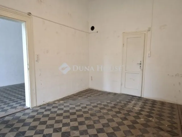 Kiadó kereskedelmi és ipari ingatlan Kecskemét 60 nm